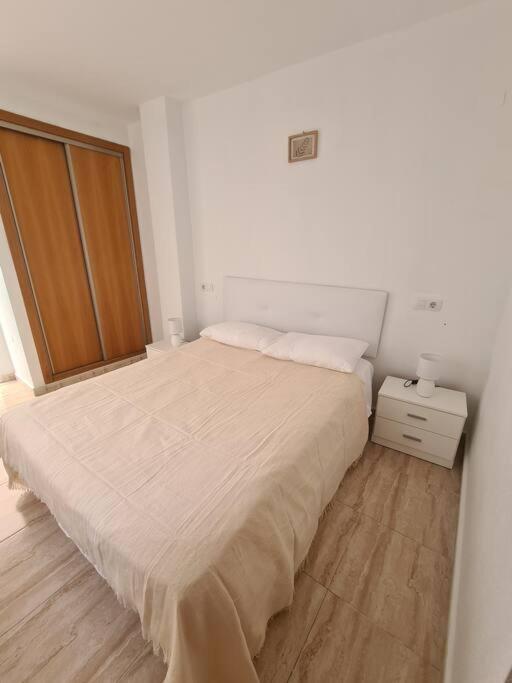 Beautiful Apartment With Patio Torrevieja Dış mekan fotoğraf