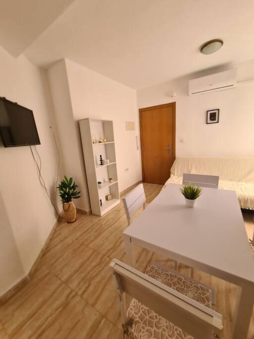 Beautiful Apartment With Patio Torrevieja Dış mekan fotoğraf