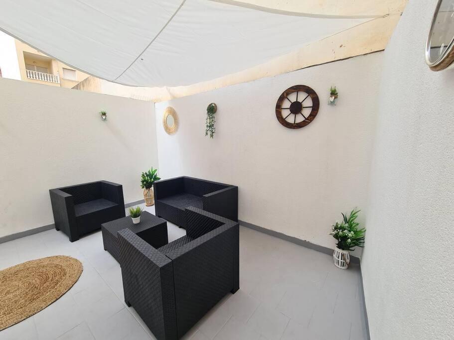 Beautiful Apartment With Patio Torrevieja Dış mekan fotoğraf