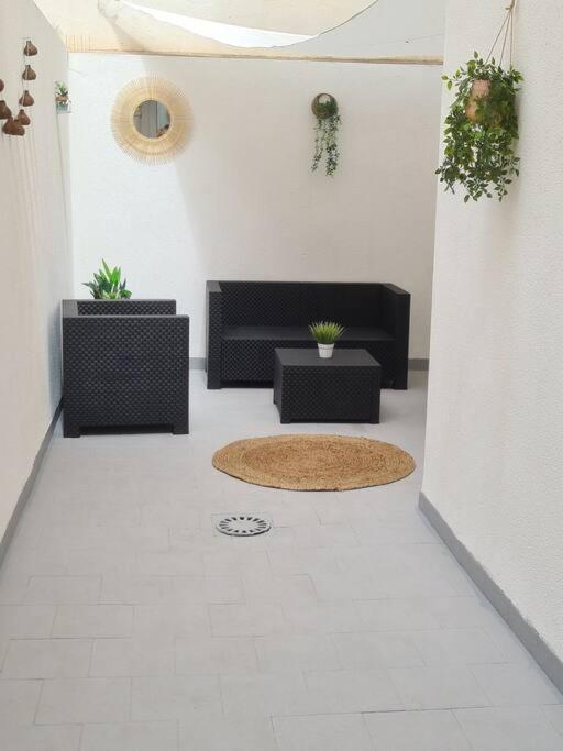 Beautiful Apartment With Patio Torrevieja Dış mekan fotoğraf